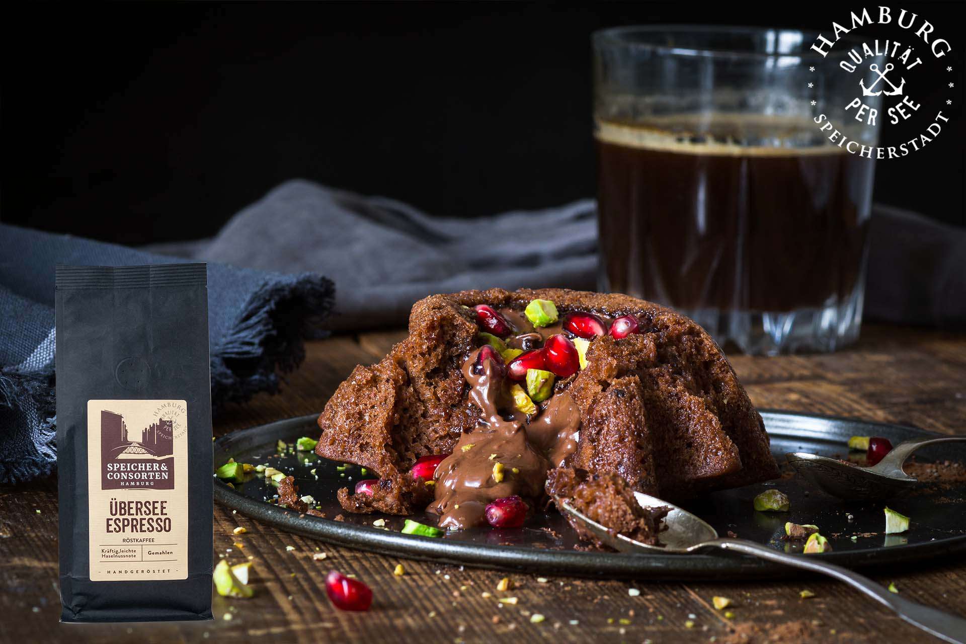Schokoladenkuchen flüssiger Kern Lava Cake Übersee Espresso Rezept Speicher & Consorten